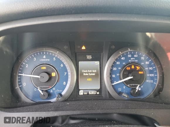 ✅ 2017 Toyota Sienna XLE • VIN: 5TDDZ3DCXHS165849 • Lot: 84985585. Wystawiony na Copart z przebiegiem 82 857 mil. Bezpłatny archiwum sprzedaży aukcyjnych z USA i szczegółowy raport historii pojazdu na DreamBid. Zdjęcie 9.