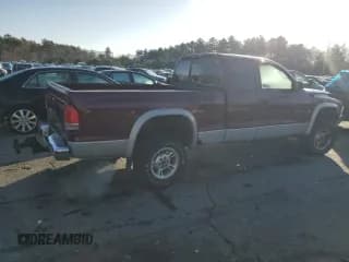 ✅ 2000 Dodge Dakota SLT • VIN: 1B7GG22X7YS639007 • Lot: 84829204. Wystawiony na Copart z przebiegiem 148 408 mil. Bezpłatny archiwum sprzedaży aukcyjnych z USA i szczegółowy raport historii pojazdu na DreamBid. Zdjęcie 3.