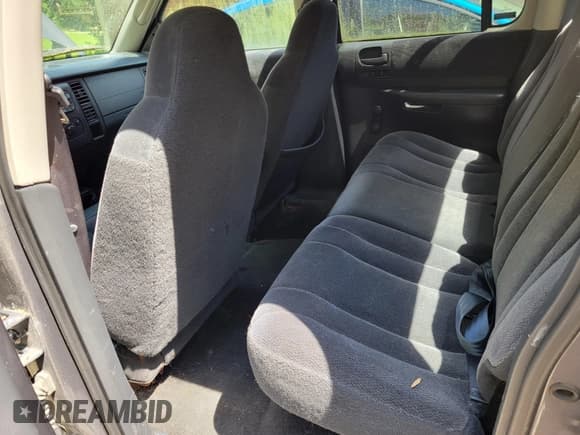 ✅ 2004 Dodge Dakota Sport • VIN: 1D7HG38K74S685426 • Lot: 42567316. Wystawiony na IAAI z przebiegiem 187 325 mil. Bezpłatny archiwum sprzedaży aukcyjnych z USA i szczegółowy raport historii pojazdu na DreamBid. Zdjęcie 8.