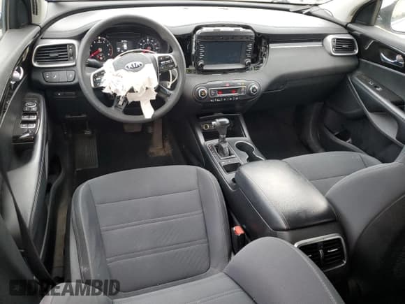 ✅ 2019 Kia Sorento LX • VIN: 5XYPGDA5XKG488026 • Lot: 91338575. Listed on Copart with 167,179 mi. Free auction sales archive from the USA and detailed vehicle history report at DreamBid. Image 8.