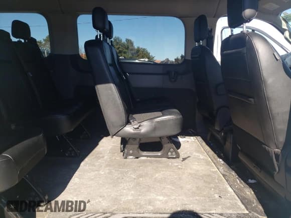 ✅ 2020 Ford Transit Passenger XL • VIN: 1FMZK1Y84LKA38708 • Lot: 52056035. Wystawiony na Copart z przebiegiem 41 207 mil. Bezpłatny archiwum sprzedaży aukcyjnych z USA i szczegółowy raport historii pojazdu na DreamBid. Zdjęcie 11.