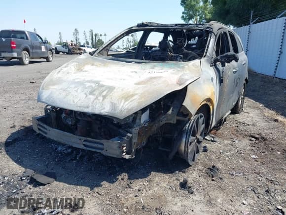 ✅ 2017 Kia Sorento SX • VIN: 5XYPKDA57HG300442 • Lot: 42379880. Listed on IAAI with Not provided. Free auction sales archive from the USA and detailed vehicle history report at DreamBid. Image 17.