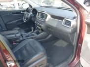 ✅ 2017 Kia Sorento EX • VIN: 5XYPH4A57HG248616 • Лот: 42583312. Опубликован ранее на IAAI с пробегом 198 616 миль. Бесплатный доступ к архиву аукционных продаж из США и подробный отчёт об истории автомобиля на DreamBid. Изображение 5.