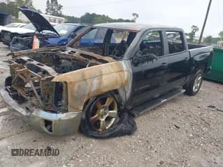 ✅ 2018 Chevrolet Silverado 1500 LT • VIN: 3GCUKREC5JG637658 • Lot: 43321949. Wystawiony na IAAI z przebiegiem Nie podano. Bezpłatny archiwum sprzedaży aukcyjnych z USA i szczegółowy raport historii pojazdu na DreamBid. Zdjęcie 2.