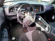 ✅ 2015 Dodge Challenger SRT 392 • VIN: 2C3CDZDJXFH769820 • Lot: 85370515. Wystawiony na Copart z przebiegiem 63 610 mil. Bezpłatny archiwum sprzedaży aukcyjnych z USA i szczegółowy raport historii pojazdu na DreamBid. Zdjęcie 8.