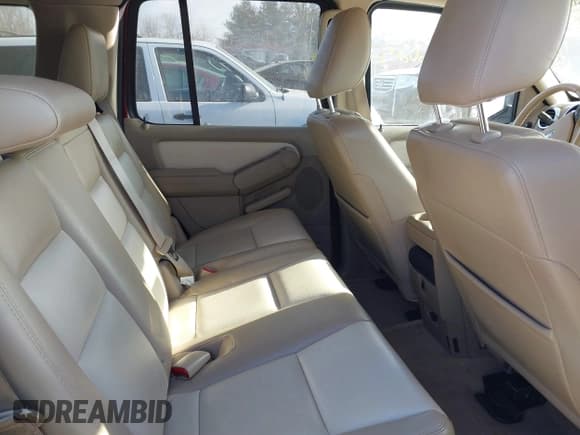 ✅ 2009 Ford Explorer • VIN: 1FMEU84899UA31466 • Лот: 41386025. Опубликован ранее на IAAI с пробегом 173 671 миль. Бесплатный доступ к архиву аукционных продаж из США и подробный отчёт об истории автомобиля на DreamBid. Изображение 8.