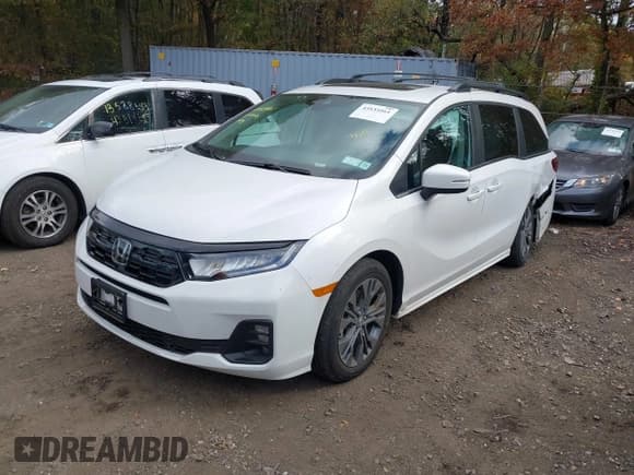 ✅ 2025 Honda Odyssey Touring • VIN: 5FNRL6H80SB006123 • Lot: 43533161. Listed on IAAI with 6,942 mi. Free auction sales archive from the USA and detailed vehicle history report at DreamBid. Image 2.