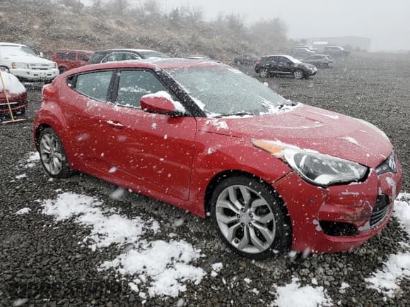 ✅ 2013 Hyundai Veloster w/Black Int • VIN: KMHTC6AD4DU164628 • Lot: 80347484. Wystawiony na Copart z przebiegiem 135 544 mil. Bezpłatny archiwum sprzedaży aukcyjnych z USA i szczegółowy raport historii pojazdu na DreamBid. Zdjęcie 4.