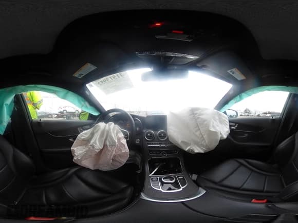 ✅ 2020 Mercedes-Benz C 300 • VIN: WDDWF8EB2LR527836 • Lot: 41513952. Wystawiony na IAAI z przebiegiem 33 695 mil. Bezpłatny archiwum sprzedaży aukcyjnych z USA i szczegółowy raport historii pojazdu na DreamBid. Zdjęcie 18.