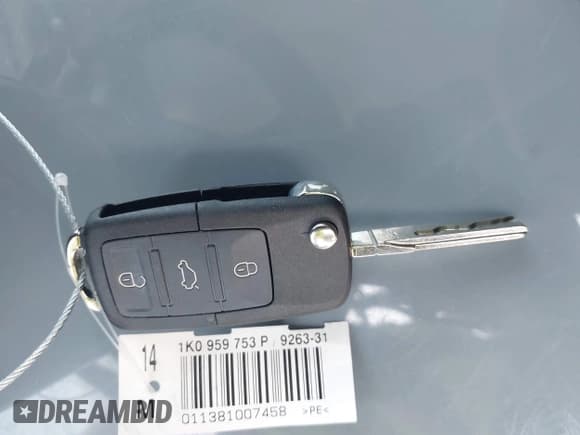 ✅ 2008 Volkswagen Rabbit S • VIN: WVWDB71K78W338038 • Lot: 41779015. Listed on IAAI with 172,696 mi. Free auction sales archive from the USA and detailed vehicle history report at DreamBid. Image 11.