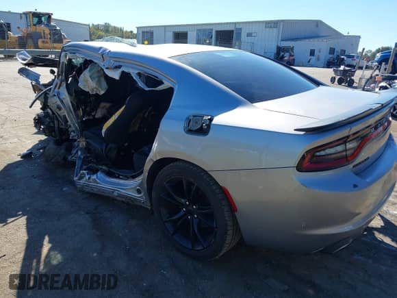 2016 Dodge Charger SE с VIN 2C3CDXBG3GH246684, выставлен на аукционе IAAI как лот 43456990 с пробегом Не указан миль и . История ставок и продаж доступна на DreamBid. Изображение 3.