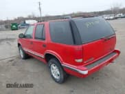 ✅ 1997 Chevrolet Blazer LS • VIN: 1GNDT13W4VK128582 • Lot: 41796941. Wystawiony na IAAI z przebiegiem 93 433 mil. Bezpłatny archiwum sprzedaży aukcyjnych z USA i szczegółowy raport historii pojazdu na DreamBid. Zdjęcie 3.