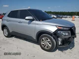 2022 Hyundai Venue SE with VIN KMHRB8A36NU200062, listed as a Copart auction lot 70678224 with 61,806 mi miles and Salvage title. Bid and sale history available at DreamBid. Image 4.