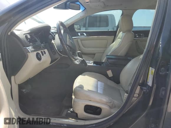 ✅ 2013 Lincoln MKS • VIN: 1LNHL9EK9DG614126 • Lot: 68549435. Wystawiony na Copart z przebiegiem 189 808 mil. Bezpłatny archiwum sprzedaży aukcyjnych z USA i szczegółowy raport historii pojazdu na DreamBid. Zdjęcie 7.