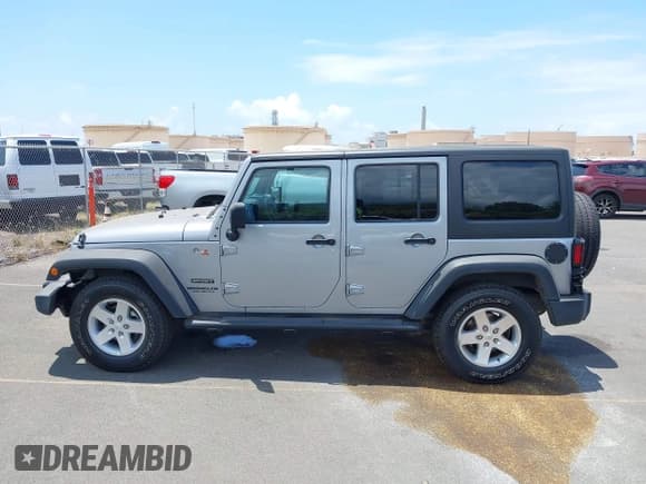 ✅ 2016 Jeep Wrangler Unlimited Freedom • VIN: 1C4BJWDG7GL109953 • Lot: 42140111. Listed on IAAI with 24,570 mi. Free auction sales archive from the USA and detailed vehicle history report at DreamBid. Image 14.