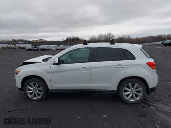✅ 2015 Mitsubishi Outlander ES • VIN: 4A4AR3AU0FE061172 • Lot: 43663967. Listed on IAAI with 78,292 mi. Free auction sales archive from the USA and detailed vehicle history report at DreamBid. Image 14.