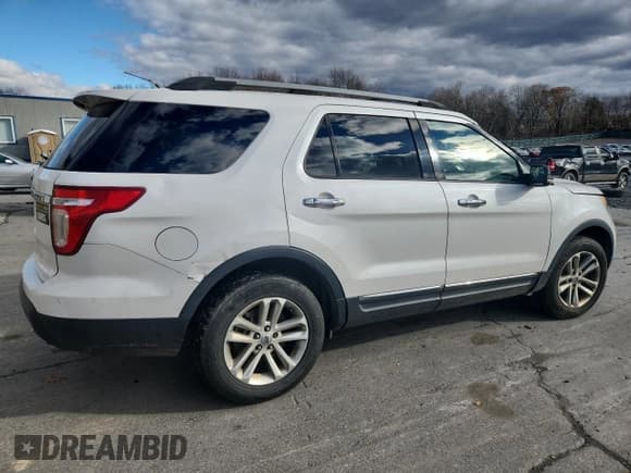 ✅ 2011 Ford Explorer XLT • VIN: 1FMHK7D84BGA81483 • Lot: 92356285. Wystawiony na Copart z przebiegiem 238 000 mil. Bezpłatny archiwum sprzedaży aukcyjnych z USA i szczegółowy raport historii pojazdu na DreamBid. Zdjęcie 3.
