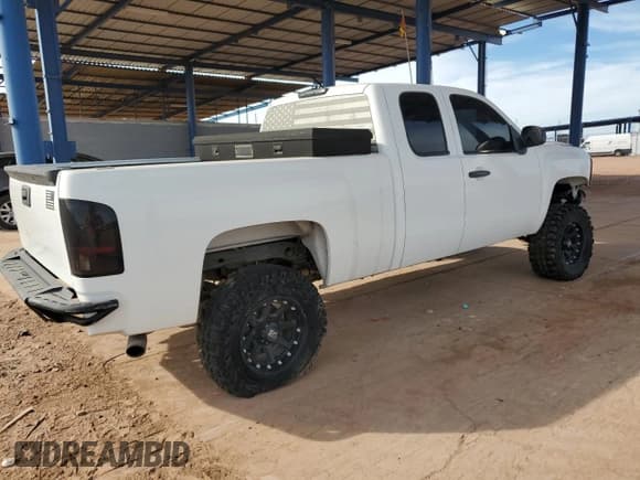 ✅ 2011 Chevrolet Silverado 1500 LT • VIN: 1GCRCSE06BZ437860 • Lot: 91103365. Listed on Copart with Not provided. Free auction sales archive from the USA and detailed vehicle history report at DreamBid. Image 3.