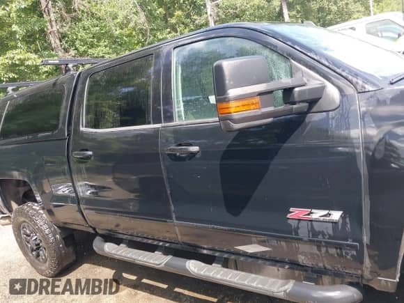 2016 Chevrolet Silverado 2500HD LT z VIN 1GC1KVE84GF246115, wystawiony jako IAAI lot #42601633 z przebiegiem 206 354 mil mil oraz . Historia ofert i sprzedaży dostępna na DreamBid. Obrazek 12.