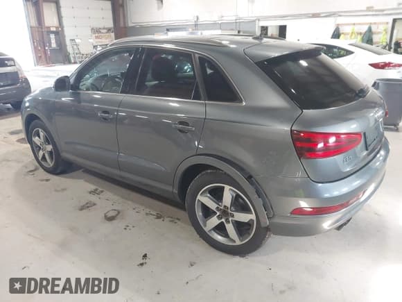 ✅ 2015 Audi Q3 Premium Plus • VIN: WA1EFCFS8FR004620 • Лот: 43490021. Опубликован ранее на IAAI с пробегом 101 555 миль. Бесплатный доступ к архиву аукционных продаж из США и подробный отчёт об истории автомобиля на DreamBid. Изображение 3.