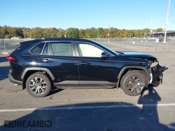 ✅ 2025 Toyota RAV4 Hybrid Limited • VIN: JTMD6RFV8SJ076859 • Lot: 43474519. Wystawiony na IAAI z przebiegiem 3 840 mil. Bezpłatny archiwum sprzedaży aukcyjnych z USA i szczegółowy raport historii pojazdu na DreamBid. Zdjęcie 13.