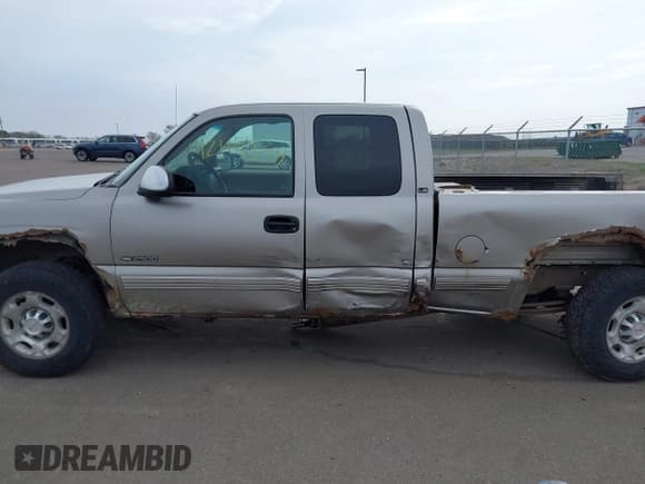 ✅ 2000 Chevrolet Silverado 2500 LS • VIN: 1GCGK29U4YE309544 • Lot: 42115349. Listed on IAAI with 227,652 mi. Free auction sales archive from the USA and detailed vehicle history report at DreamBid. Image 15.