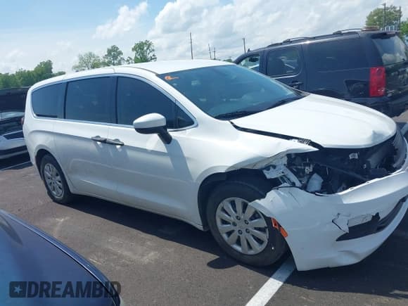 ✅ 2020 Chrysler Voyager L • VIN: 2C4RC1AG4LR102783 • Lot: 42133616. Listed on IAAI with 51,932 mi. Free auction sales archive from the USA and detailed vehicle history report at DreamBid. Image 13.