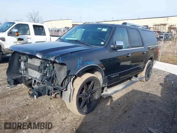 ✅ 2015 Ford Expedition Max Platinum • VIN: 1FMJK1MT6FEF41795 • Lot: 41691809. Listed on IAAI with 216,100 mi. Free auction sales archive from the USA and detailed vehicle history report at DreamBid. Image 17.