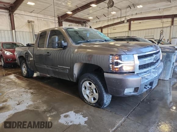 ✅ 2007 Chevrolet Silverado 1500 1LT • VIN: 2GCEK190771732620 • Lot: 80702055. Listed on Copart with 180,512 mi. Free auction sales archive from the USA and detailed vehicle history report at DreamBid. Image 4.
