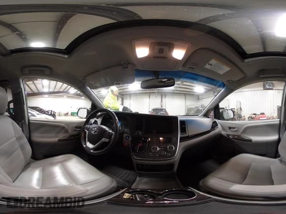 ✅ 2015 Toyota Sienna XLE • VIN: 5TDDK3DC5FS106497 • Lot: 43806941. Listed on IAAI with 120,586 mi. Free auction sales archive from the USA and detailed vehicle history report at DreamBid. Image 18.