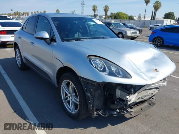 ✅ 2017 Porsche Macan • VIN: WP1AA2A54HLB02143 • Lot: 43142665. Wystawiony na IAAI z przebiegiem 93 828 mil. Bezpłatny archiwum sprzedaży aukcyjnych z USA i szczegółowy raport historii pojazdu na DreamBid. Zdjęcie 1.