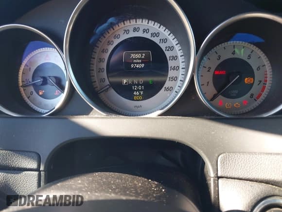 ✅ 2013 Mercedes-Benz C 300 Sport • VIN: WDDGF8ABXDG116305 • Lot: 43720552. Listed on IAAI with 97,409 mi. Free auction sales archive from the USA and detailed vehicle history report at DreamBid. Image 7.