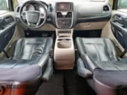 ✅ 2011 Chrysler Town & Country Limited • VIN: 2A4RR6DG0BR688074 • Лот: 69177755. Опубликован ранее на Copart с пробегом 185 046 миль. Бесплатный доступ к архиву аукционных продаж из США и подробный отчёт об истории автомобиля на DreamBid. Изображение 8.