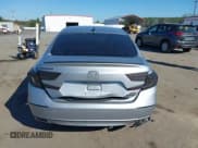 ✅ 2018 Honda Accord Sport • VIN: 1HGCV2F3XJA009216 • Lot: 43358243. Wystawiony na IAAI z przebiegiem 93 081 mil. Bezpłatny archiwum sprzedaży aukcyjnych z USA i szczegółowy raport historii pojazdu na DreamBid. Zdjęcie 17.