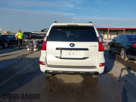 ✅ 2022 Lexus GX 460 • VIN: JTJKM7BX2N5320024 • Lot: 43440335. Wystawiony na IAAI z przebiegiem 26 128 mil. Bezpłatny archiwum sprzedaży aukcyjnych z USA i szczegółowy raport historii pojazdu na DreamBid. Zdjęcie 17.