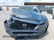 ✅ 2025 Mazda CX-30 S Carbon Edition • VIN: 3MVDMBCM8SM806487 • Lot: 42579926. Wystawiony na IAAI z przebiegiem 3 161 mil. Bezpłatny archiwum sprzedaży aukcyjnych z USA i szczegółowy raport historii pojazdu na DreamBid. Zdjęcie 12.