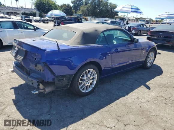 ✅ 2013 Ford Mustang V6 • VIN: 1ZVBP8EM2D5249971 • Lot: 70028174. Listed on Copart with 78,348 mi. Free auction sales archive from the USA and detailed vehicle history report at DreamBid. Image 3.