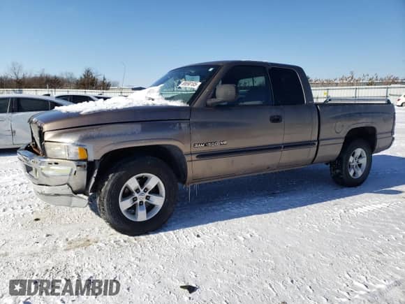✅ 2001 Dodge 1500 • VIN: 3B7HC13Y81G167933 • Лот: 88690105. Размещён на Copart с пробегом 340 328 миль миль. Получите бесплатный доступ к архиву аукционных продаж из США и посмотрите подробный отчёт об истории автомобиля на DreamBid. Изображение 1.