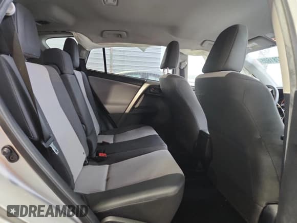 ✅ 2015 Toyota RAV4 LE • VIN: JTMZFREV6FD075771 • Лот: 82781605. Опубликован ранее на Copart с пробегом 109 117 миль. Бесплатный доступ к архиву аукционных продаж из США и подробный отчёт об истории автомобиля на DreamBid. Изображение 11.