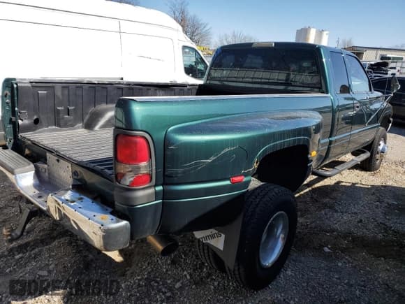 ✅ 2002 Dodge 3500 • VIN: 3B7MF33672M299598 • Lot: 46682935. Listed on Copart with 137,780 mi. Free auction sales archive from the USA and detailed vehicle history report at DreamBid. Image 3.