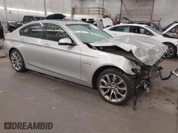 ✅ 2014 BMW 5 Series 550i xDrive • VIN: WBAKP9C52EDZ35243 • Lot: 43379081. Wystawiony na IAAI z przebiegiem 122 754 mil. Bezpłatny archiwum sprzedaży aukcyjnych z USA i szczegółowy raport historii pojazdu na DreamBid. Zdjęcie 1.