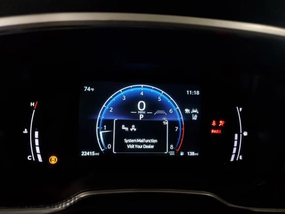 ✅ 2024 Toyota Corolla Cross XLE • VIN: 7MUDAABG6RV096201 • Lot: 69745835. Wystawiony na Copart z przebiegiem 22 415 mil. Bezpłatny archiwum sprzedaży aukcyjnych z USA i szczegółowy raport historii pojazdu na DreamBid. Zdjęcie 9.