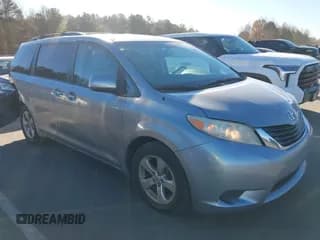 ✅ 2013 Toyota Sienna LE • VIN: 5TDKK3DCXDS330689 • Lot: 43710962. Listed on IAAI with 177,498 mi. Free auction sales archive from the USA and detailed vehicle history report at DreamBid. Image 1.