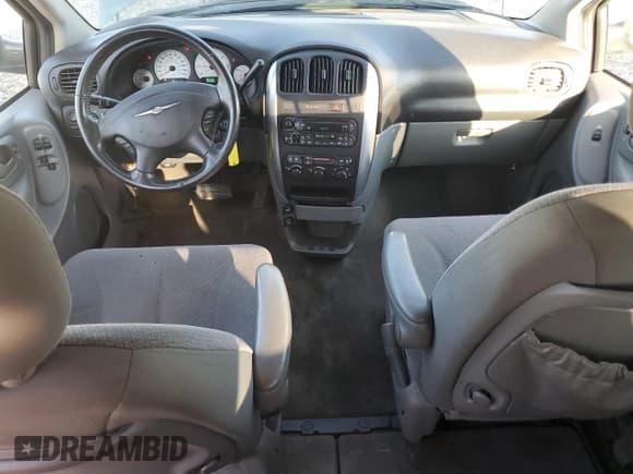 ✅ 2006 Chrysler Town & Country Touring • VIN: 2A4GP54LX6R812460 • Лот: 90996705. Опубликован ранее на Copart с пробегом 101 348 миль. Бесплатный доступ к архиву аукционных продаж из США и подробный отчёт об истории автомобиля на DreamBid. Изображение 8.