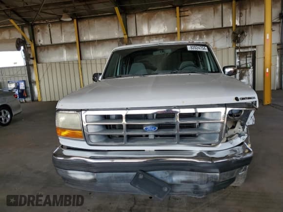 ✅ 1995 Ford F-150 • VIN: 1FTEF14H7SLA53001 • Lot: 82024754. Wystawiony na Copart z przebiegiem 133 155 mil. Bezpłatny archiwum sprzedaży aukcyjnych z USA i szczegółowy raport historii pojazdu na DreamBid. Zdjęcie 5.