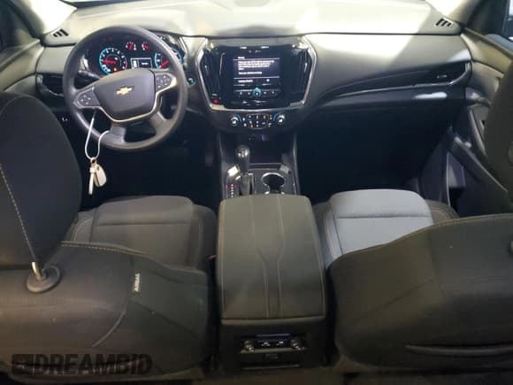 ✅ 2020 Chevrolet Traverse LS • VIN: 1GNERFKW9LJ292141 • Lot: 71017364. Wystawiony na Copart z przebiegiem 61 549 mil. Bezpłatny archiwum sprzedaży aukcyjnych z USA i szczegółowy raport historii pojazdu na DreamBid. Zdjęcie 8.