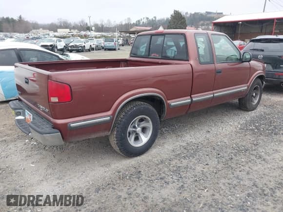 ✅ 1998 Chevrolet S-10 LS • VIN: 1GCCS19X3W8157920 • Лот: 41548498. Опубликован ранее на IAAI с пробегом 130 357 миль. Бесплатный доступ к архиву аукционных продаж из США и подробный отчёт об истории автомобиля на DreamBid. Изображение 4.