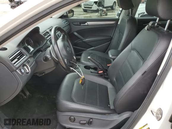 ✅ 2015 Volkswagen Passat Limited Edition • VIN: 1VWAT7A36FC114022 • Lot: 56732015. Listed on Copart with 104,944 mi. Free auction sales archive from the USA and detailed vehicle history report at DreamBid. Image 7.