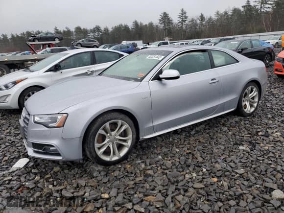 ✅ 2016 Audi S5 Premium Plus • VIN: WAUC4AFR3GA055511 • Lot: 82251443. Wystawiony na Copart z przebiegiem Nie podano. Bezpłatny archiwum sprzedaży aukcyjnych z USA i szczegółowy raport historii pojazdu na DreamBid. Zdjęcie 1.