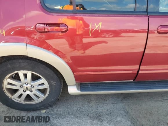 ✅ 2006 Ford Explorer Eddie Bauer • VIN: 1FMEU74876ZA05182 • Lot: 68308005. Wystawiony na Copart z przebiegiem 211 072 mil. Bezpłatny archiwum sprzedaży aukcyjnych z USA i szczegółowy raport historii pojazdu na DreamBid. Zdjęcie 11.